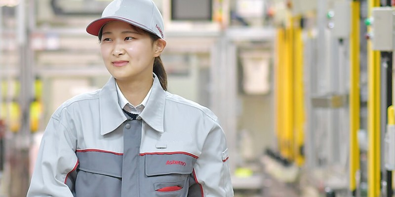 制服を着た人