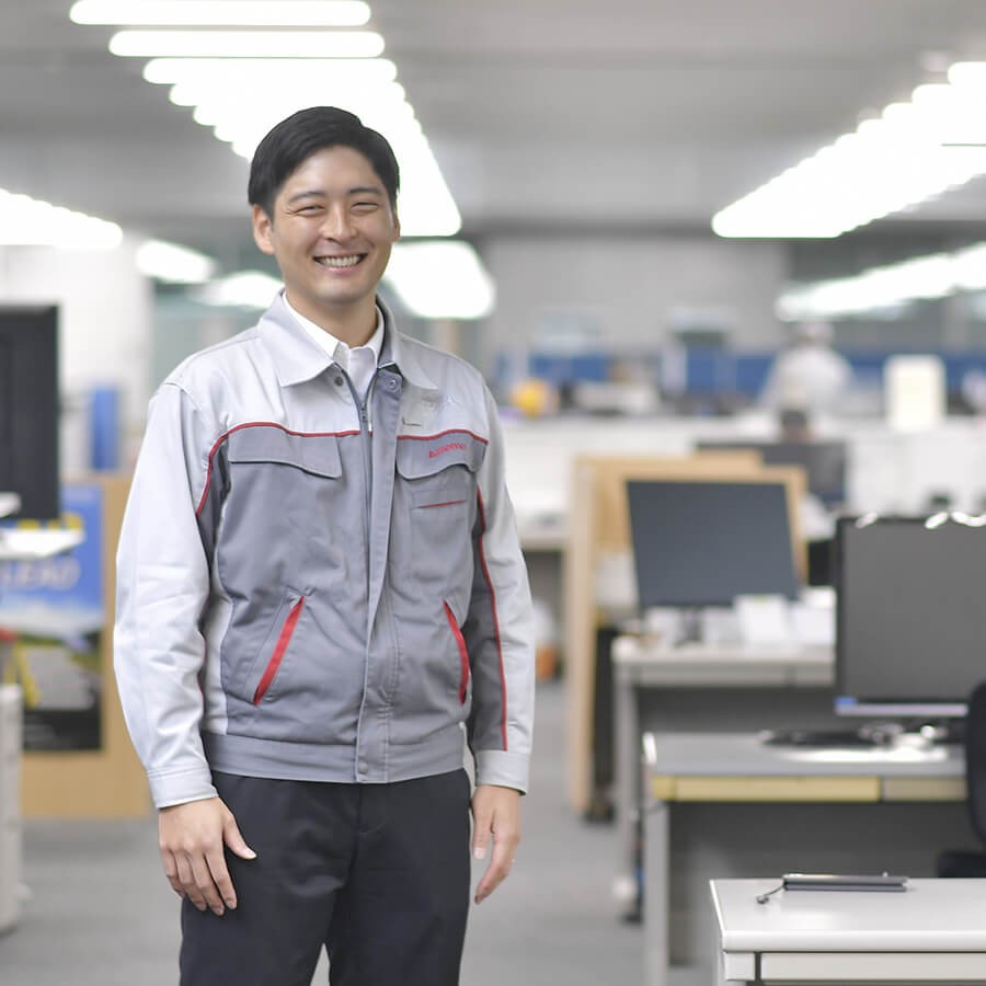 オフィスに立っている人
